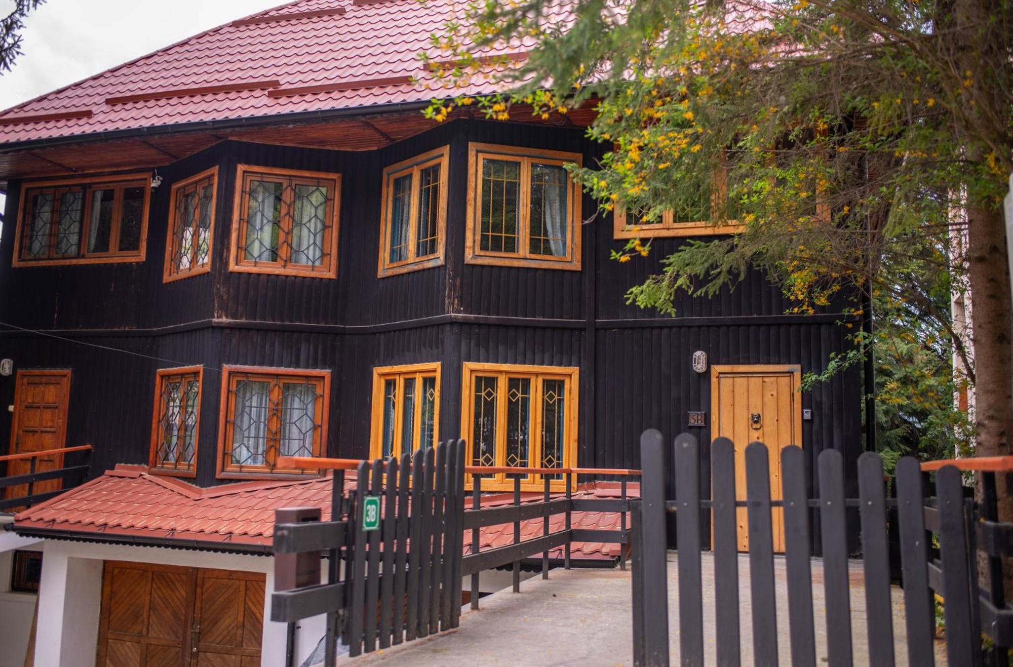 Villa Sara In Sinaia Near Peles & Gondola Exterior foto